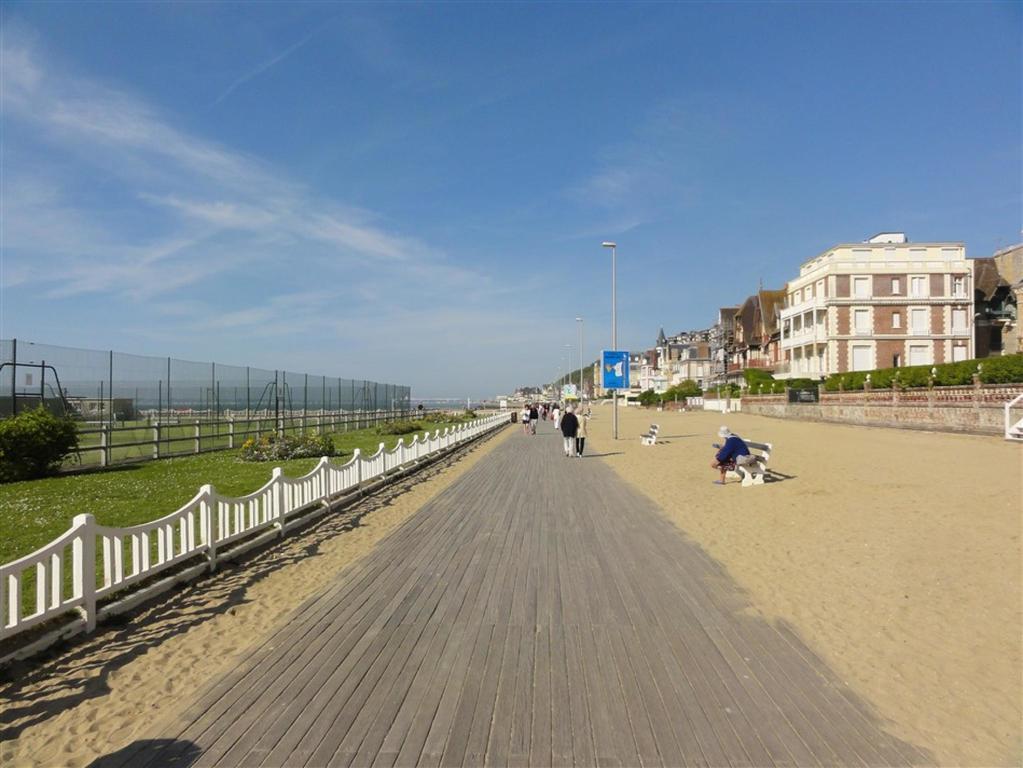Les Studios Saint Germain Trouville-sur-Mer Bagian luar foto