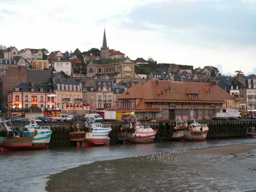 Les Studios Saint Germain Trouville-sur-Mer Bagian luar foto